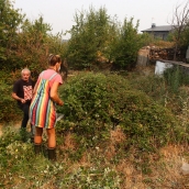 Vecinos del Acebo de San Miguel, realizado desbroces ante la posible llegada del fuego  | César Hornija / ICAL 