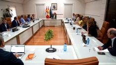 Leticia Pérez / ICAL . El presidente de la Junta de Castilla y León, Alfonso Fernández Mañueco, mantiene una reunión de trabajo con miembros de su Ejecutivo para hacer seguimiento de la situación de los incendios en la Comunidad