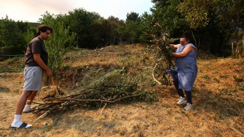 Incendio proveniente de Orense se acerca a Corullón (5)