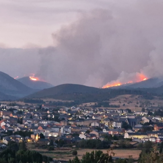 Incendio de Anllares del Sil visto desde Fabero 