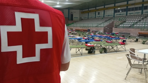 Cruz Roja habilita un nuevo albergue en Fabero por el incendio de Anllares del Sil