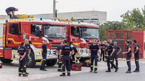 Bomberos de Alicante se suman a las labores de extinción del Bierzo.