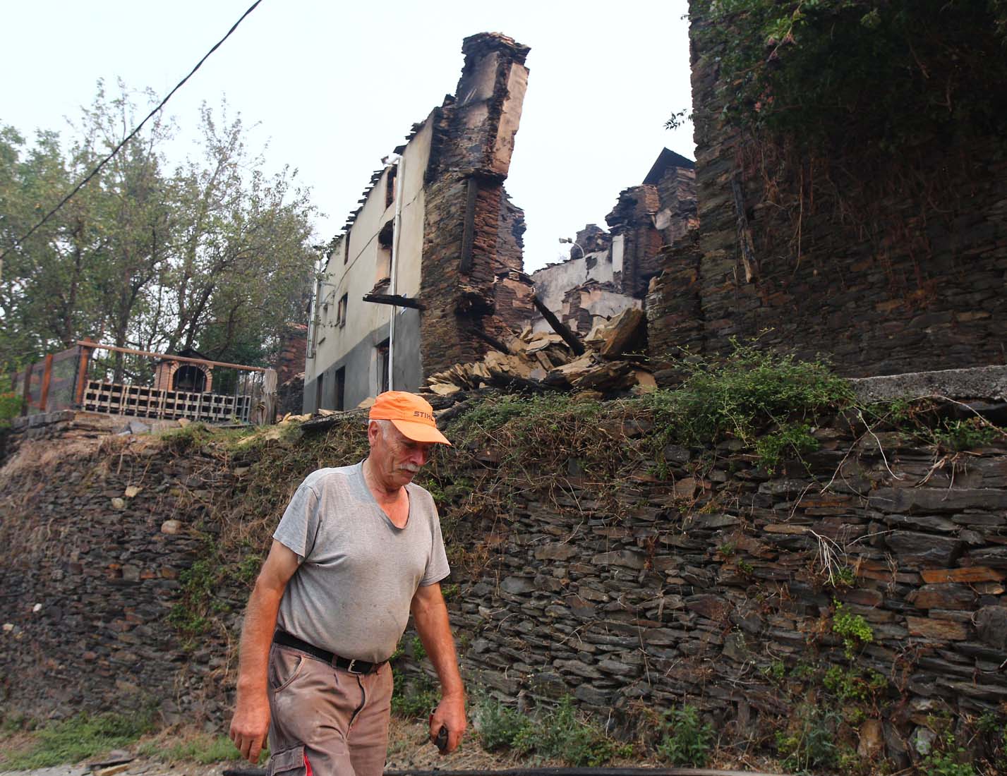 César Hornija ICAL. El pueblo de Lusio (Oencia), arrasado por el fuego (3)