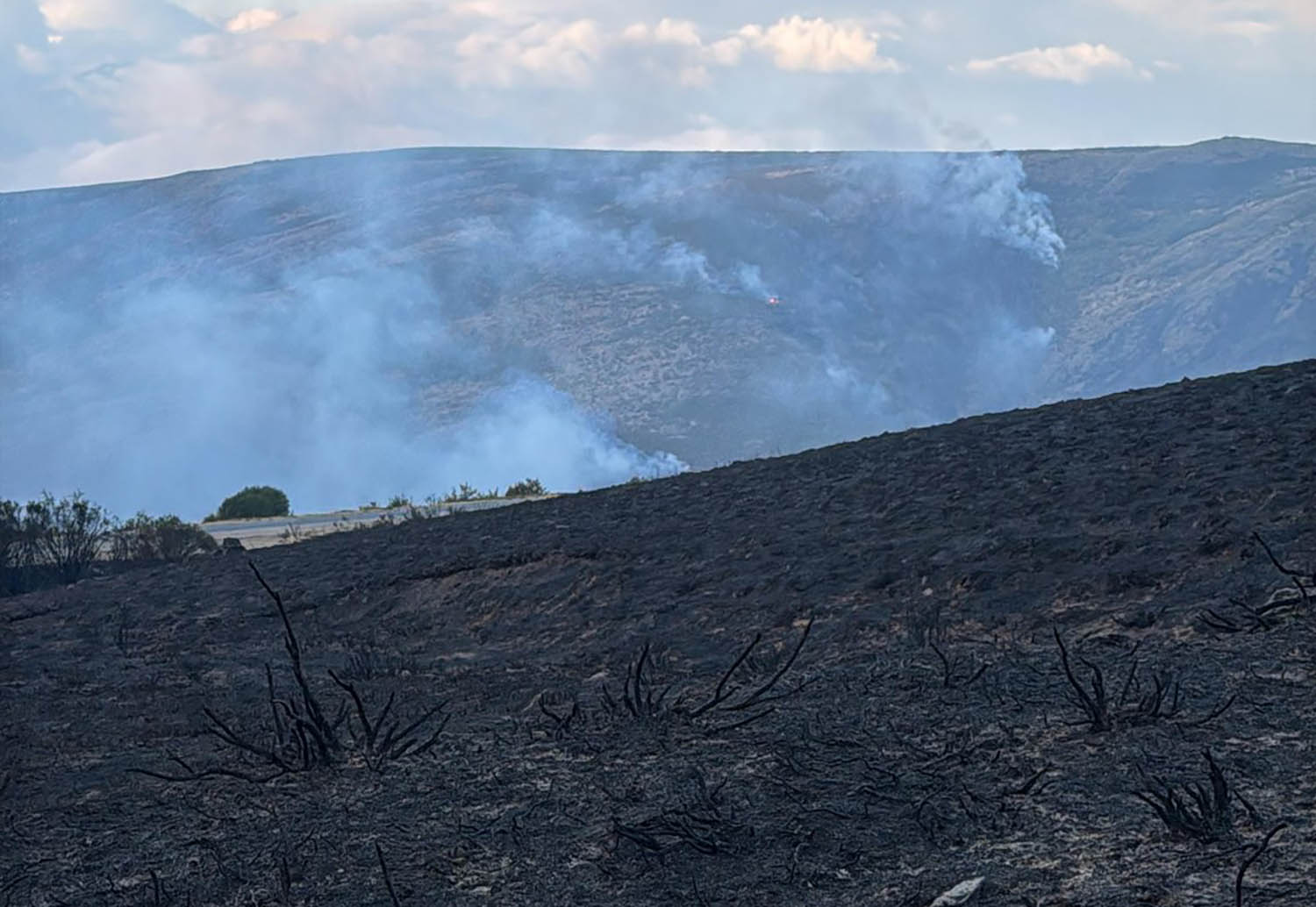 Incendio de Llamas de Cabrera Yeres en el Morredero. Foto Brif Tabuyo.