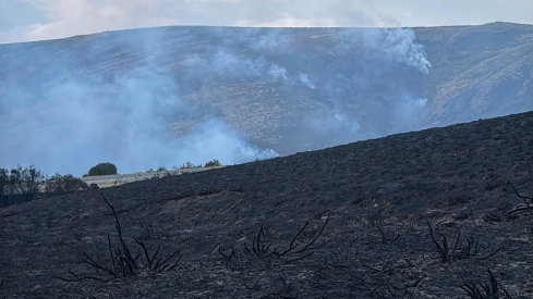 Incendio de Llamas de Cabrera Yeres en el Morredero. Foto Brif Tabuyo.