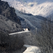 Efectos del incendio de Gestoso en Oencia (2)  | El Gobierno habilita ayudas para los damnificados por los 9 grandes incendios declarados este verano en la provincia de León