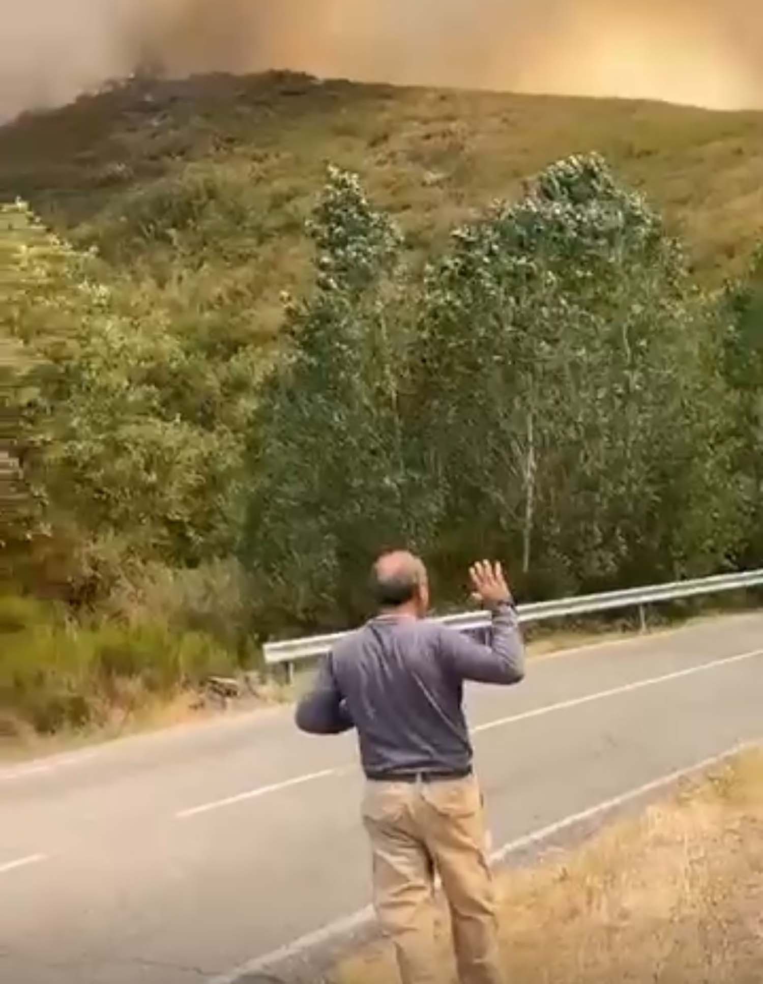 LE 5330 entre Igüeña y Colinas del Campo de Martín Moro Toledano LE 5330 entre Igüeña y Colinas del Campo de Martín Moro Toledano
