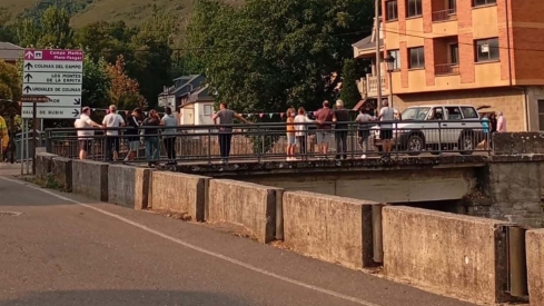 LE 5330 a su paso por Igüeña. Cedidas a Infobierzo 