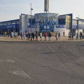 Los aficionados de la Ponferradina haciendo cola este jueves para darse de alta como socio Los aficionados de la Ponferradina haciendo cola este jueves para darse de alta como socio