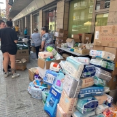 Solidaridad berciana en el Mercado de Abastos de Ponferrada (1) Los bercianos se vuelcan con los desplazados por los incendios forestales Solidaridad berciana en el Mercado de Abastos de Ponferrada (1) Los bercianos se vuelcan con los desplazados por los incendios forestales