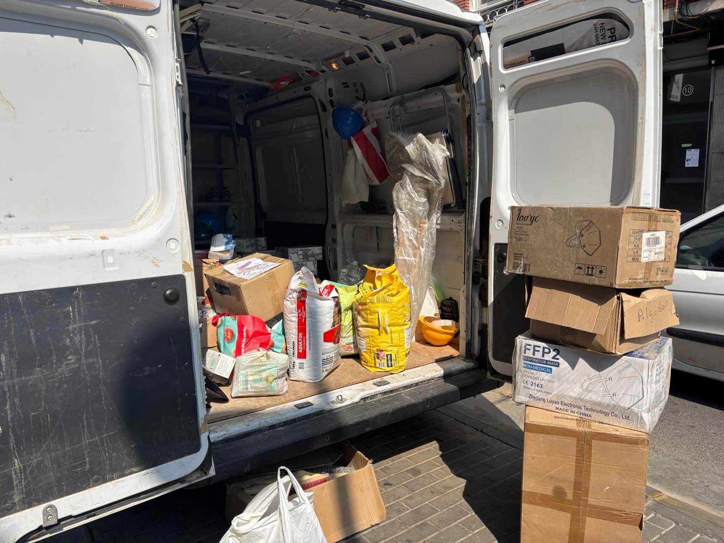 Solidaridad berciana en el Mercado de Abastos de Ponferrada (6)