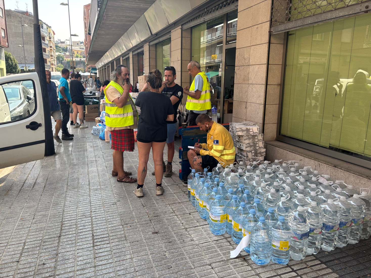 Solidaridad berciana en el Mercado de Abastos de Ponferrada (10)