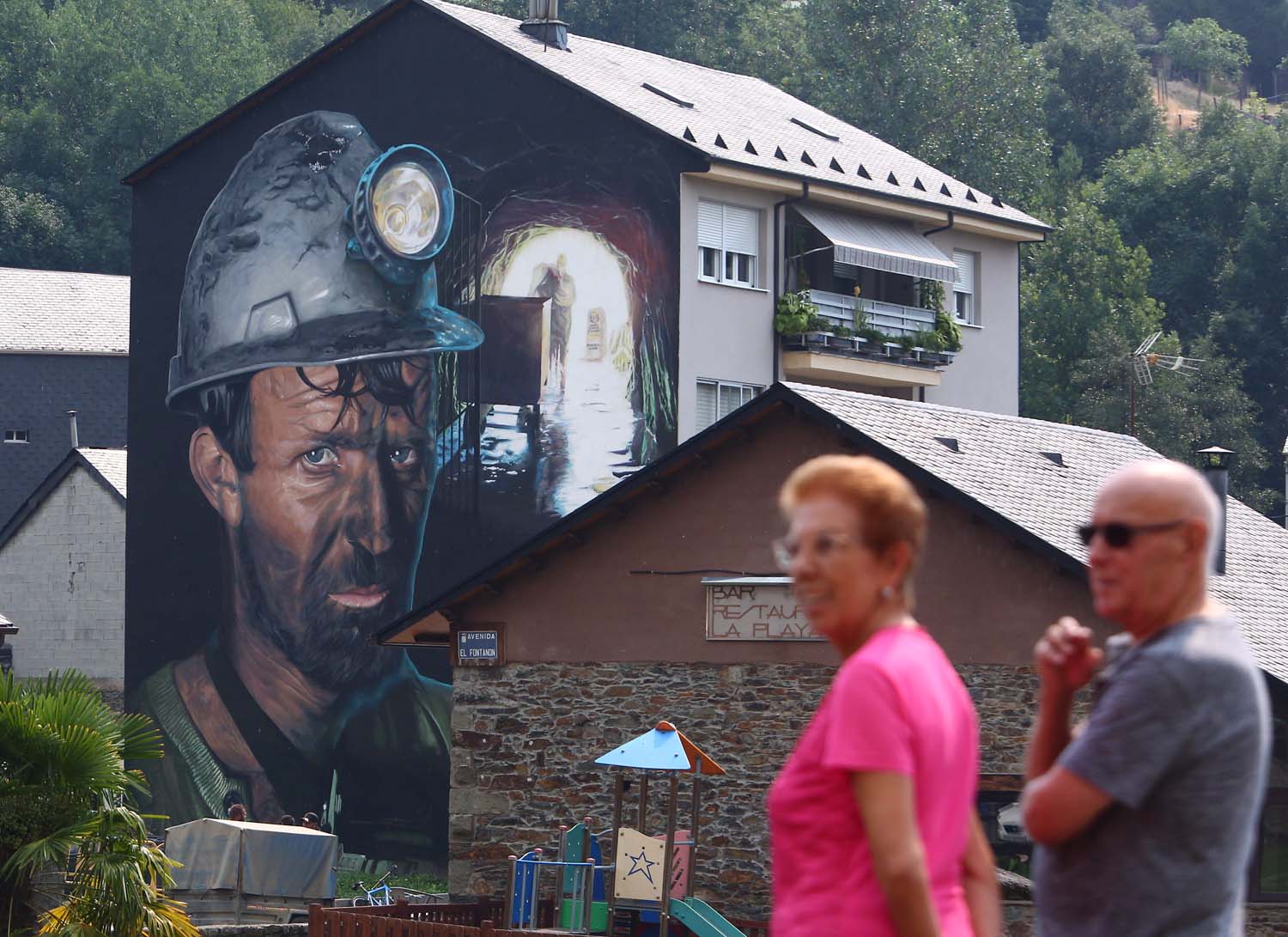 Incendio en Colinas del Campo perteneciente al municipio de Igüeña (1)