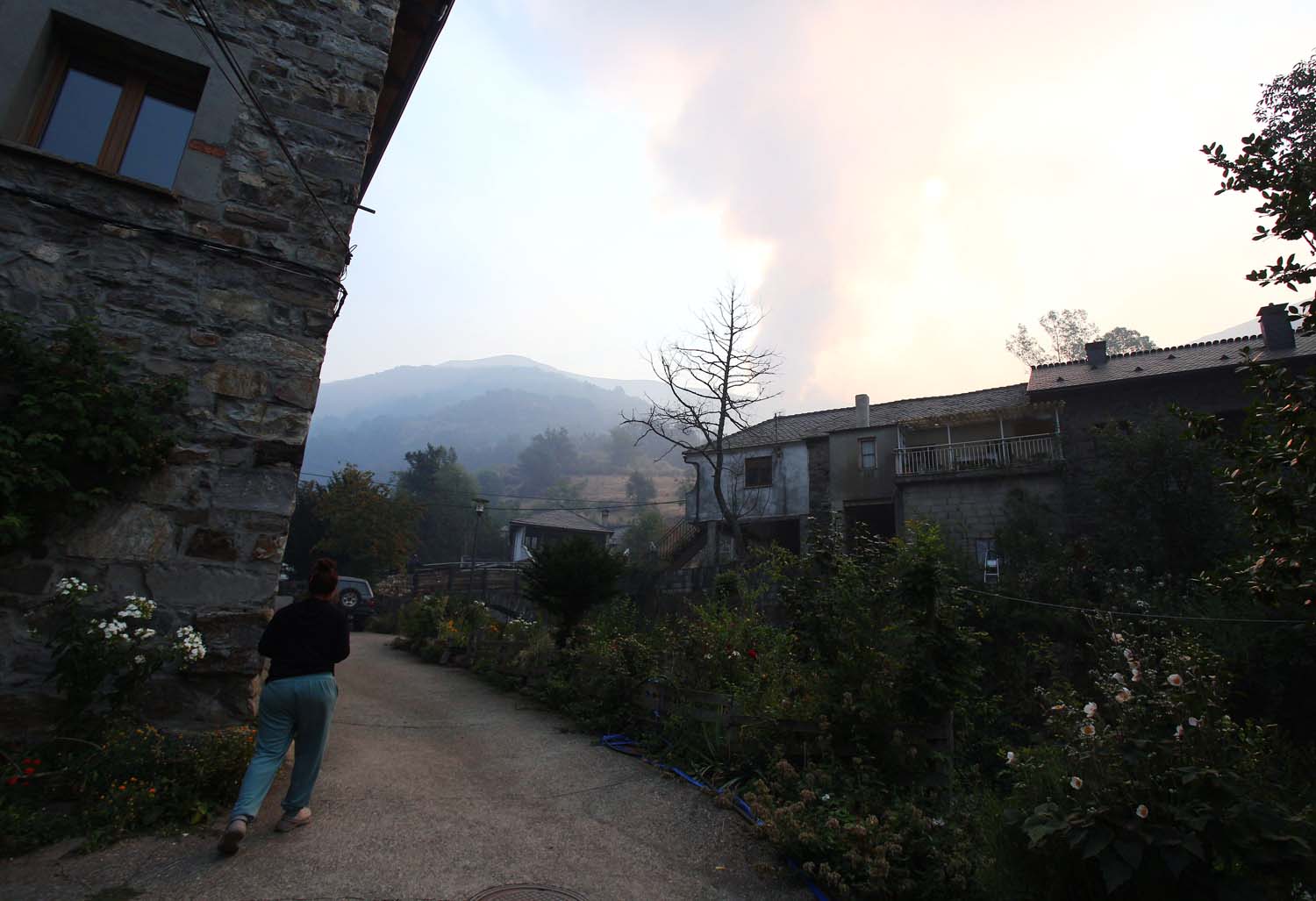 Incendio en Colinas del Campo perteneciente al municipio de Igüeña (11)
