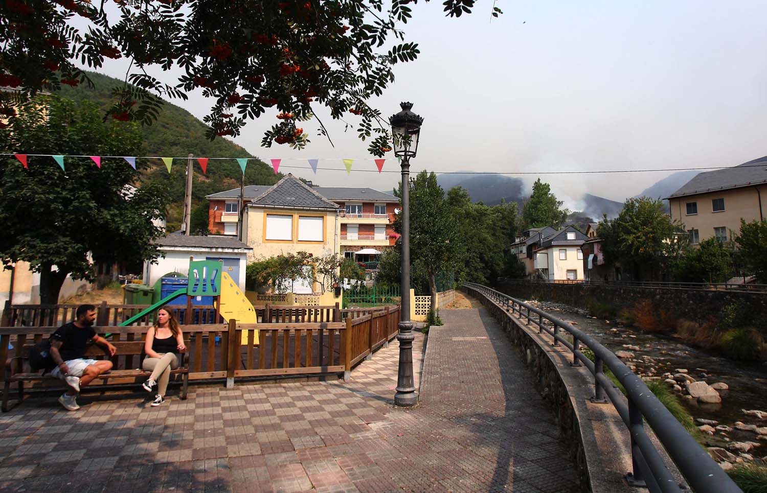 Incendio en Colinas del Campo perteneciente al municipio de Igüeña (19)