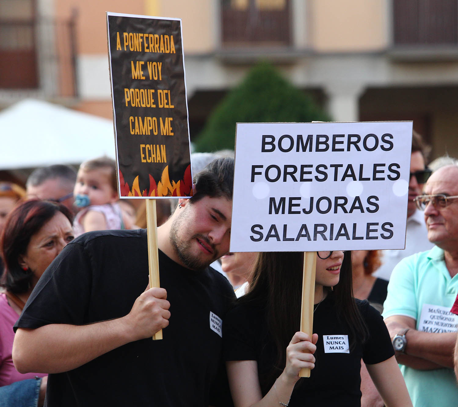 César HornijaICAL. Concentración de protesta contra la gestión llevada a cabo de los incendios forestales que asolan la provincia de León organizada por la Plataforma Ciudadana Stop Incendios Noroeste Peninsular 4 César HornijaICAL. Concentración de protesta contra la gestión llevada a cabo de los incendios forestales que asolan la provincia de León organizada por la Plataforma Ciudadana Stop Incendios Noroeste Peninsular 4