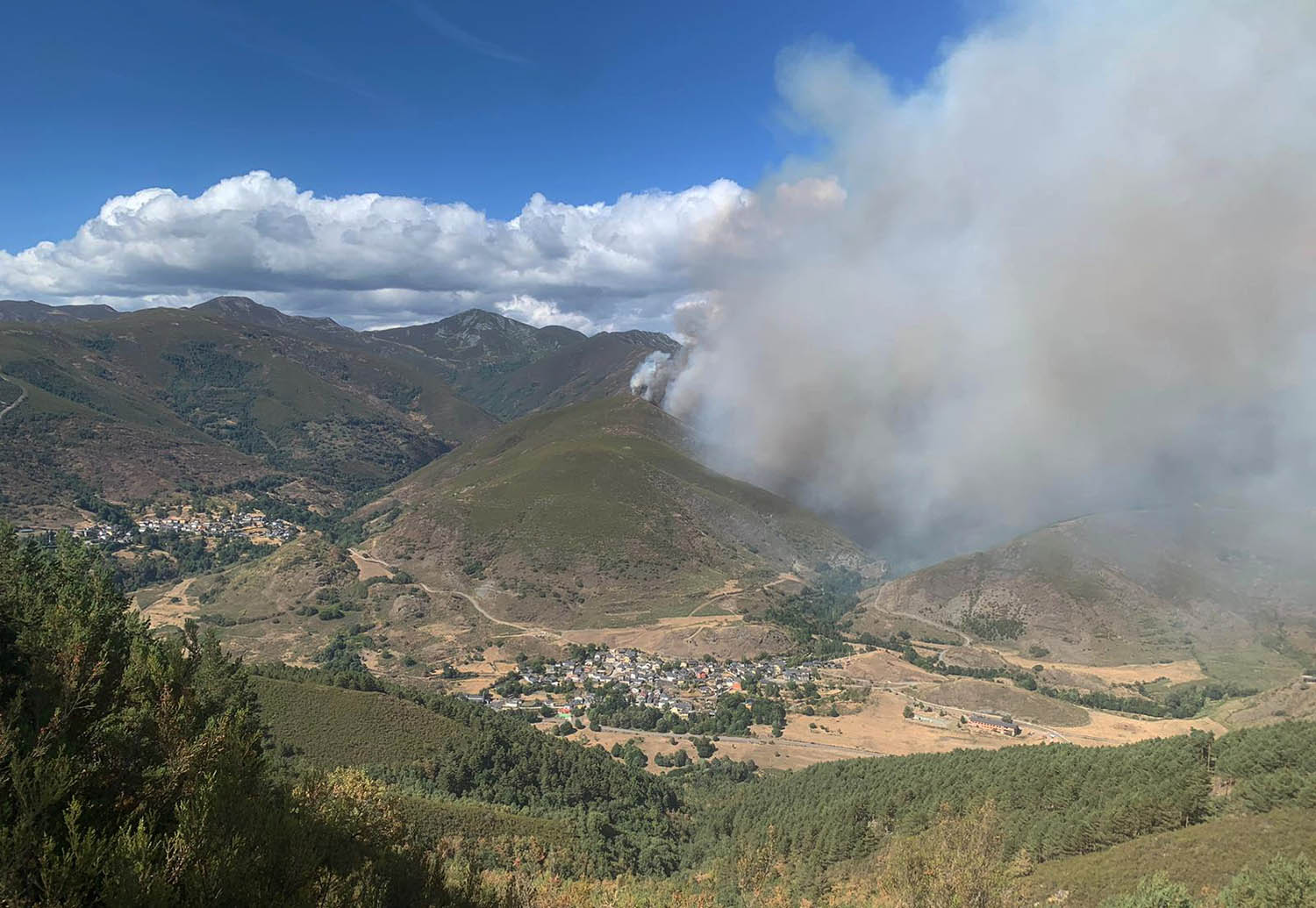 ICAL . El Valle de Fornela afectado por el incendio de Anllares