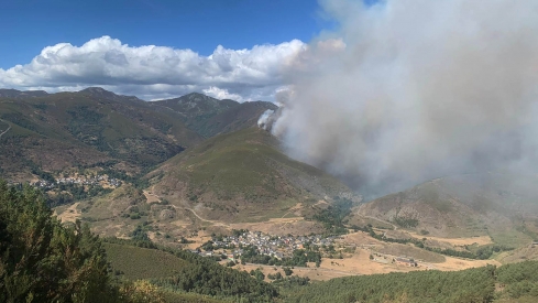ICAL . El Valle de Fornela afectado por el incendio de Anllares