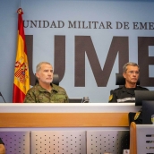El rey Felipe VI en la Base Aérea de Torrejón en el Cuartel de la UME.