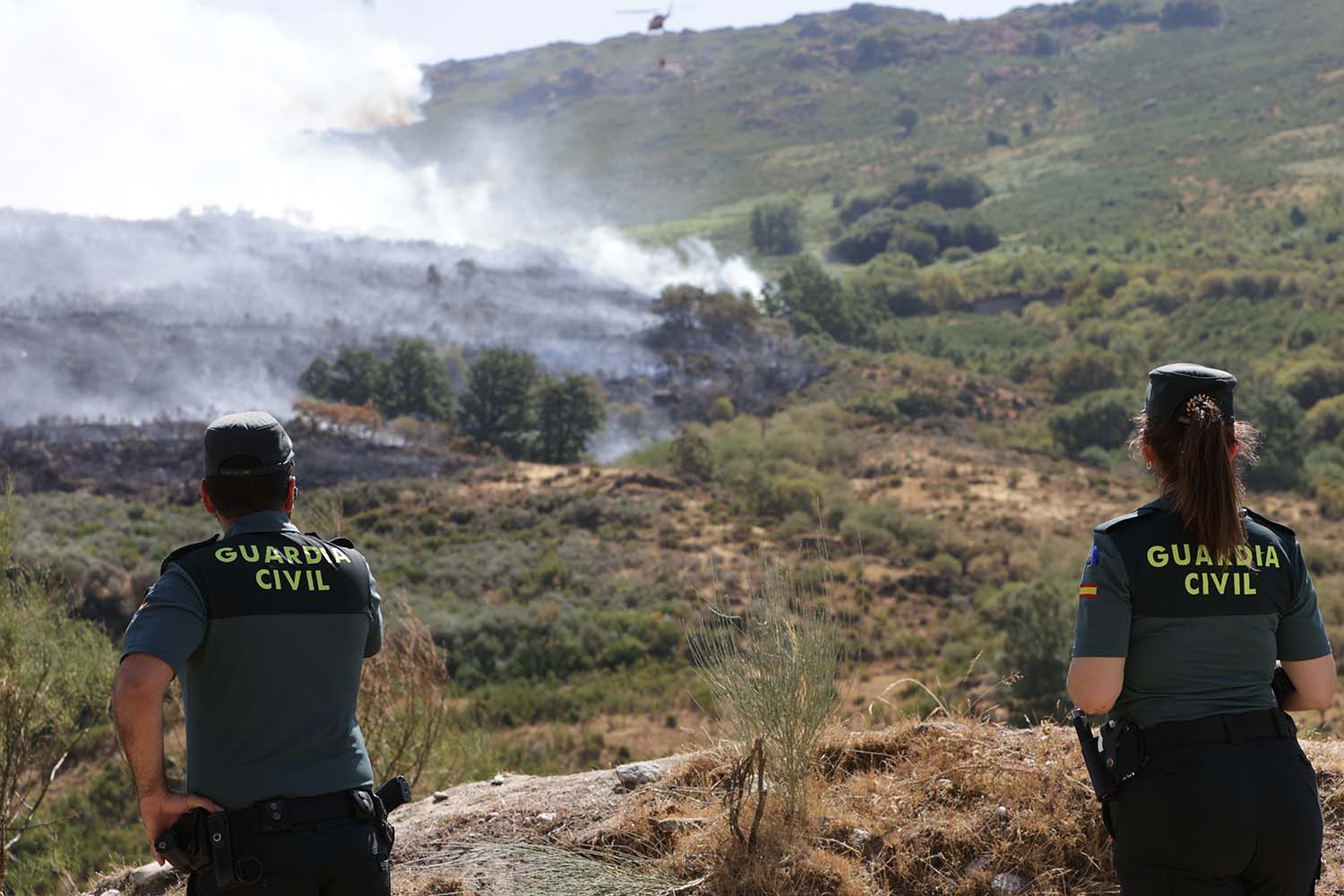 Incendio de Porto que dio origen al de La Baña | Desalojada La Baña (Encinedo) tras reactivarse un foco en el incendio que cruzó desde Zamora 