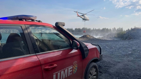 La UME participa en el incendio de Anllares del Sil | La Junta anuncia que el operativo de lucha contra los incendios será completamente público en tres años