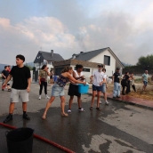Vecinos en el Incendio de Molinaseca César Hornija / ICAL Vecinos en el Incendio de Molinaseca César Hornija / ICAL