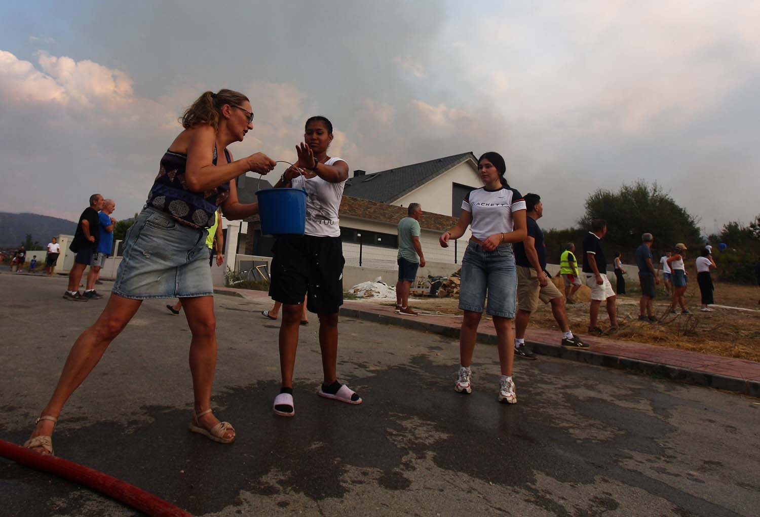 Vecinos en el Incendio de Molinaseca (4)