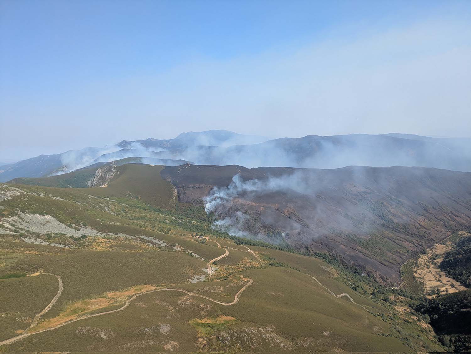 Incendio en Llamas de Cabrera | Brif Tabuyo | La Junta declara alerta de riesgo de incendios forestales por temperaturas de hasta 35 grados en toda la Comunidad Incendio en Llamas de Cabrera | Brif Tabuyo | La Junta declara alerta de riesgo de incendios forestales por temperaturas de hasta 35 grados en toda la Comunidad
