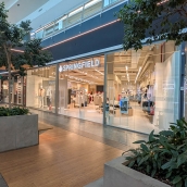 Reubicación de la tienda Springfield en El Rosal.