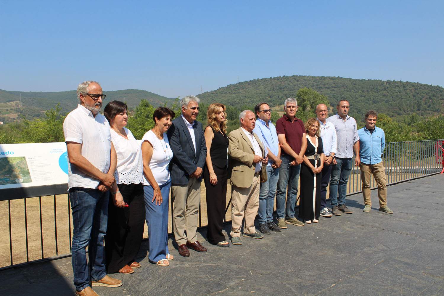 Gonzalo Santoja consejero de cultura jcyl y reconstrucción Médulas (1)
