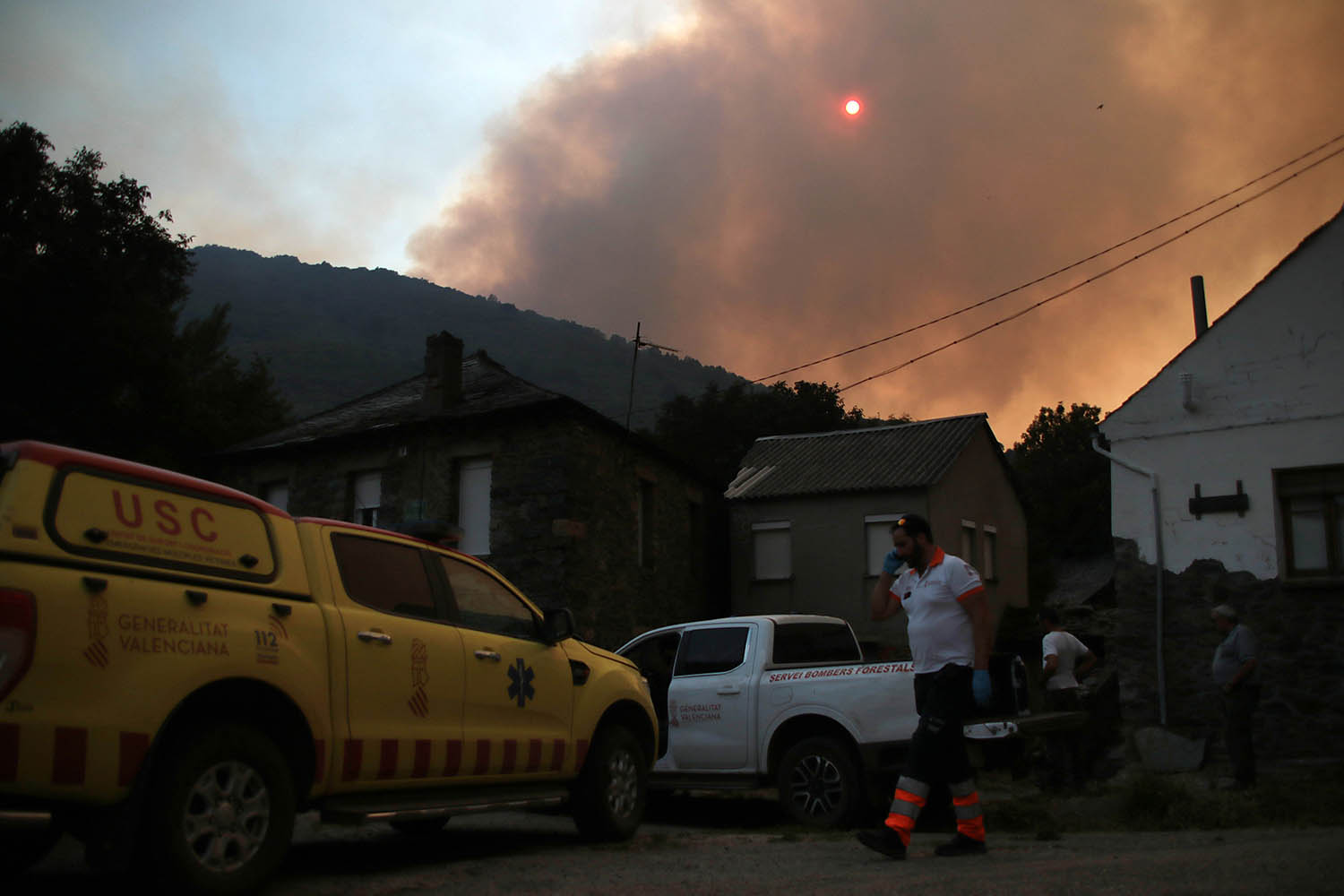 Peio García ICAL. Voluntarios de la Generalitat Valenciana, en el incendio de Fasgar