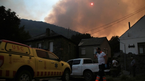 Peio García ICAL. Voluntarios de la Generalitat Valenciana, en el incendio de Fasgar