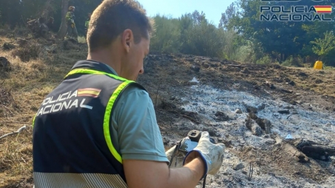 Detenido en Bouzas un hombre de 75 años como presunto autor de un conato de incendio por la quema de rastrojos