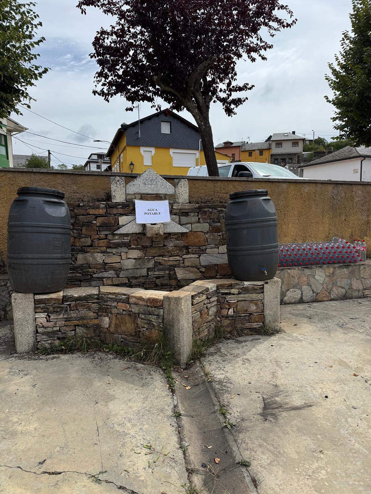 Prohibición de beber agua en Anllares y Sorbeda del Sil por los incendios