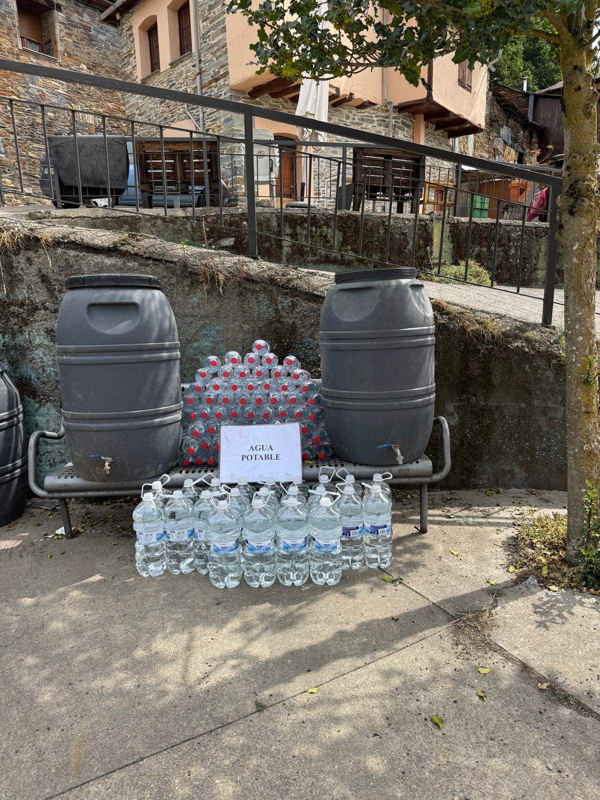 Prohibición de beber agua en Anllares y Sorbeda del Sil por los incendios.