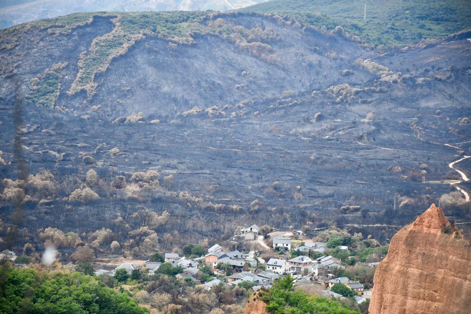 Las Médulas desde el mirador de Orellán tras el incendio de Yeres (19)