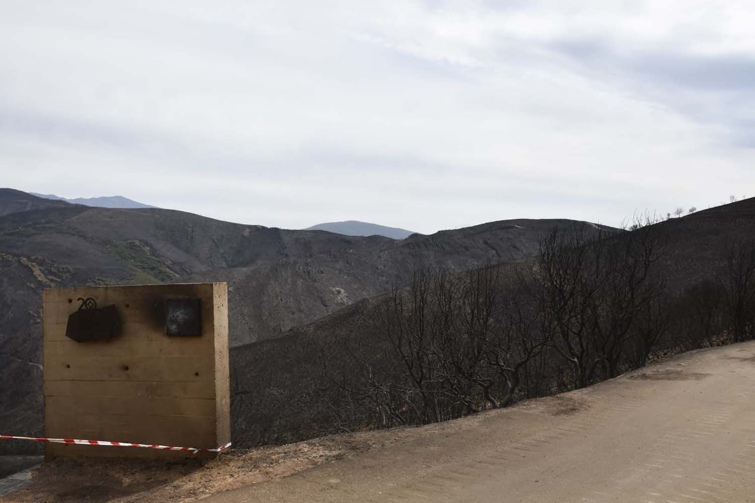 Las Médulas desde el mirador de Orellán tras el incendio de Yeres 