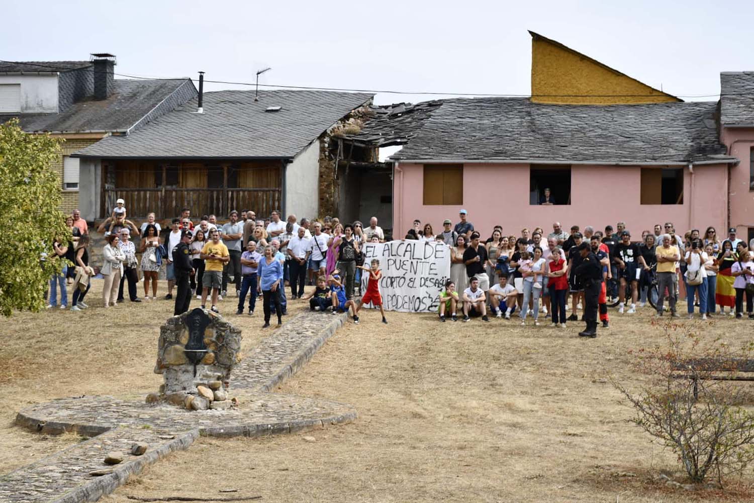 Visita de los reyes a la Casa Parque de Las Médulas (2)