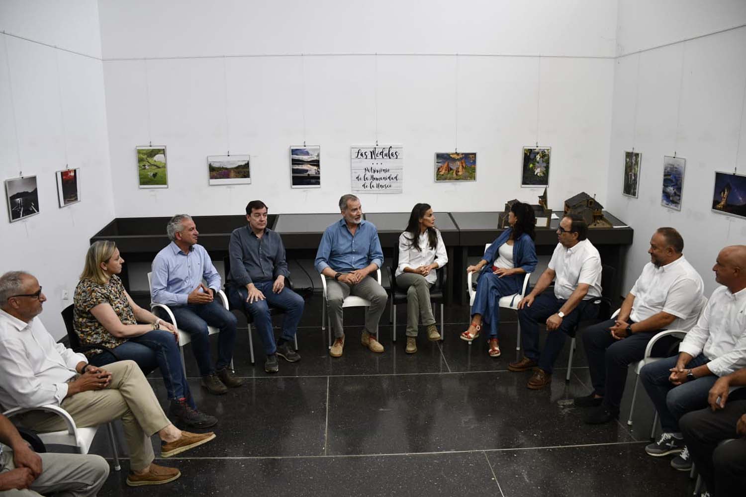 Visita de los reyes a la Casa Parque de Las Médulas (20)