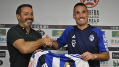 Fede San Emeterio durante su presentación con la SD Ponferradina (1) Fede San Emeterio durante su presentación con la SD Ponferradina (1)
