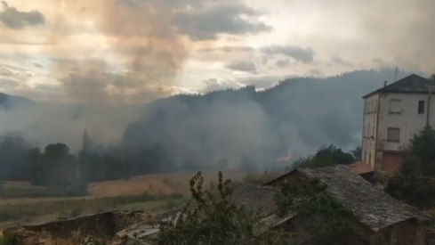 Incendio en Berlanga del Bierzo (2)