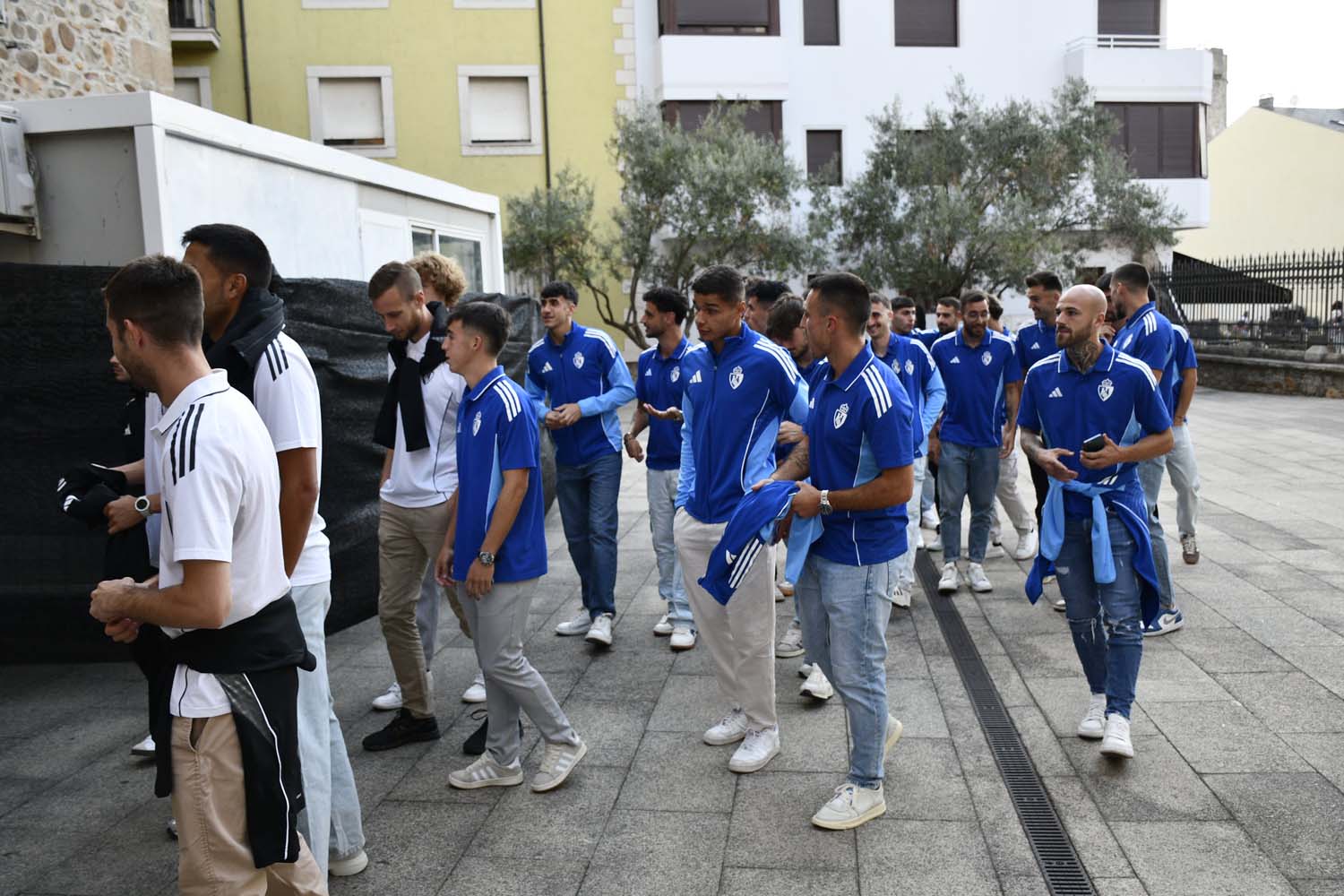 Ofrenda de la SD Ponferradina a la Virgen de la Encina (4)