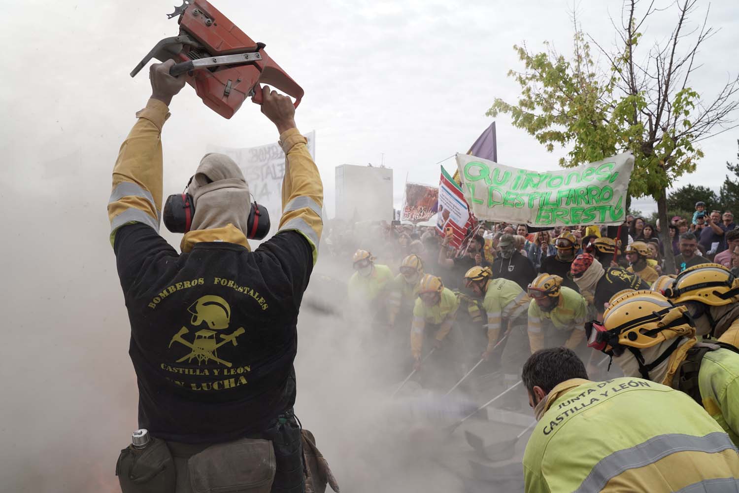 Eduardo Margareto ICAL. Una veintena de partidos políticos, sindicatos y organizaciones ciudadanas y vecinales convocan una concentración frente a las Cortes por el operativo de incendios (2)