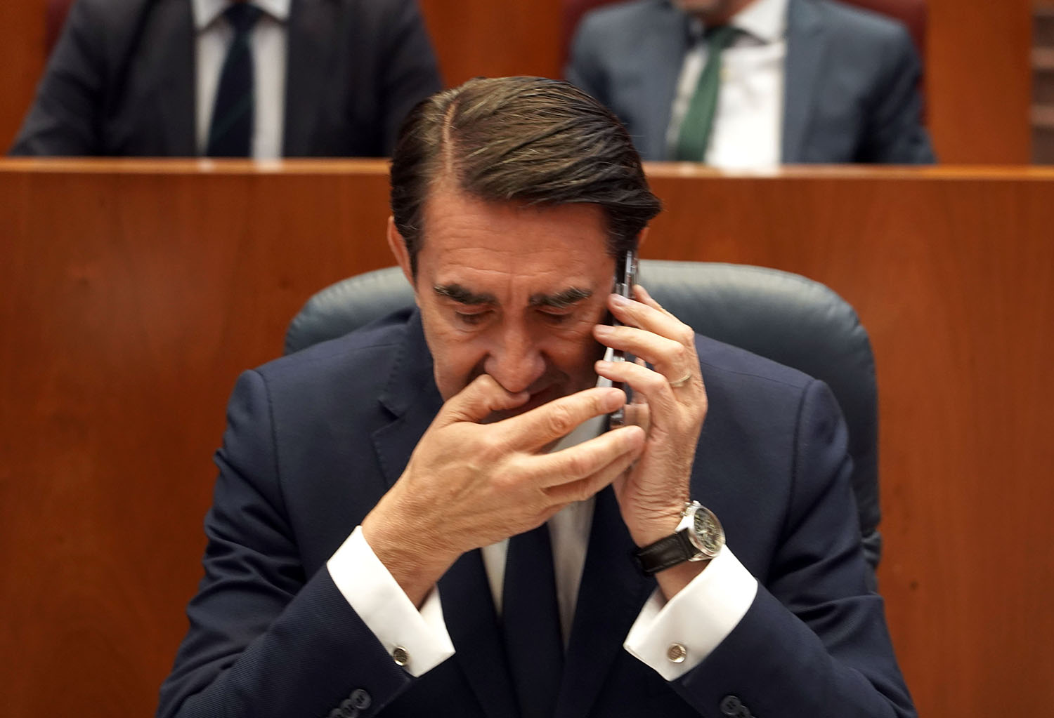 Rubén CachoICAL. El consejero de Medio Ambiente, Juan Carlos Suárez Quiñones, durante el Pleno extraordinario de las Cortes.