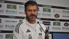 El entrenador de la Deportiva Ponferradina, Fernando Estévez