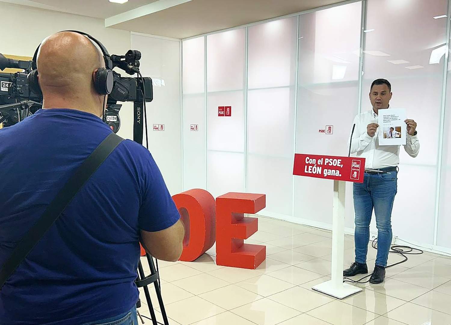 El secretario general del PSOE de León, Javier Alfonso Cendón