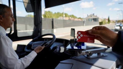 Leticia Pérez / ICAL . Uso del transporte gratuito para empadronados en Castilla y León con Buscyl
