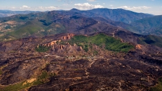 Fotos de Greenpeace desde el aire las Médulas quemadas 