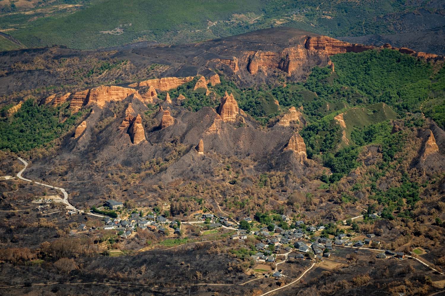 Fotos de Greenpeace desde el aire las Médulas quemadas (7)