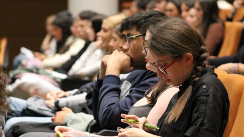 Imagen de archivo de estudiantes en la Universidad